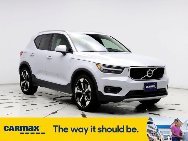 2021 Volvo XC40 Momentum