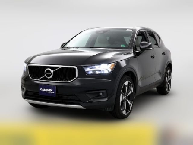 2021 Volvo XC40 Momentum