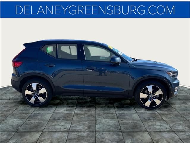 2021 Volvo XC40 Momentum