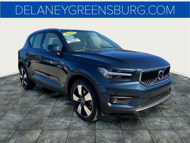 2021 Volvo XC40 Momentum