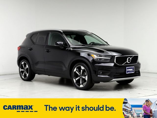 2021 Volvo XC40 Momentum