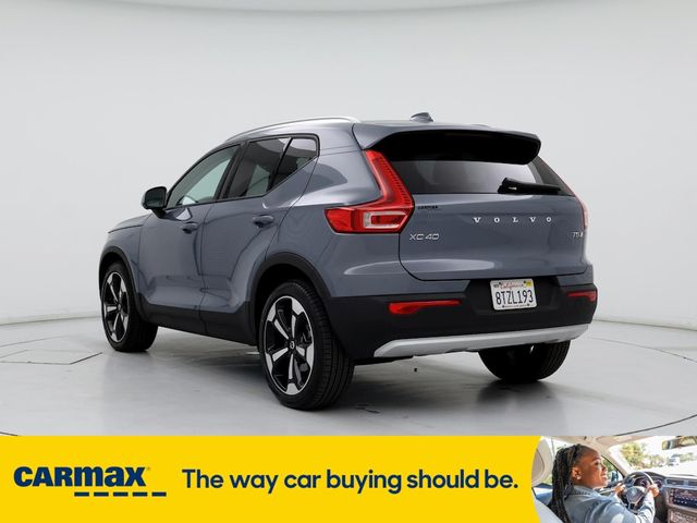 2021 Volvo XC40 Momentum