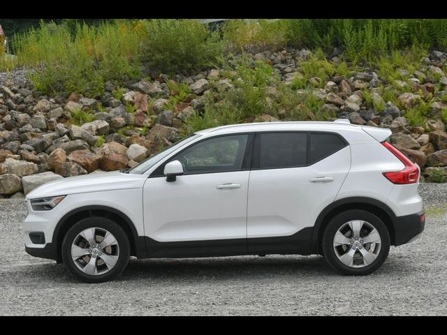 2021 Volvo XC40 Momentum