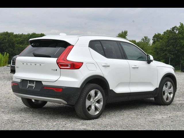 2021 Volvo XC40 Momentum