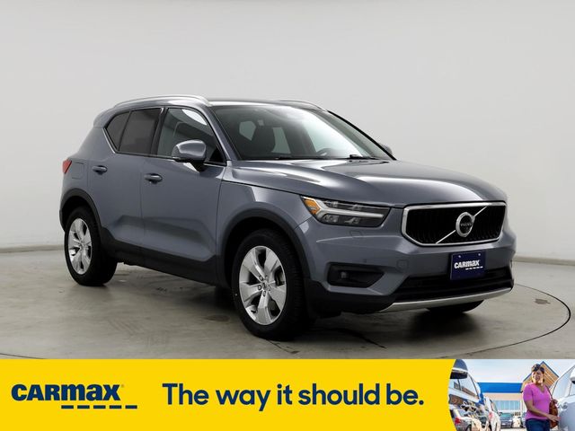 2021 Volvo XC40 Momentum