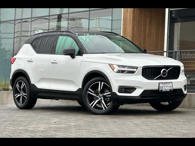 2021 Volvo XC40 R-Design