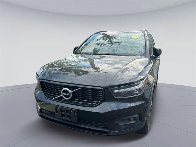 2021 Volvo XC40 R-Design