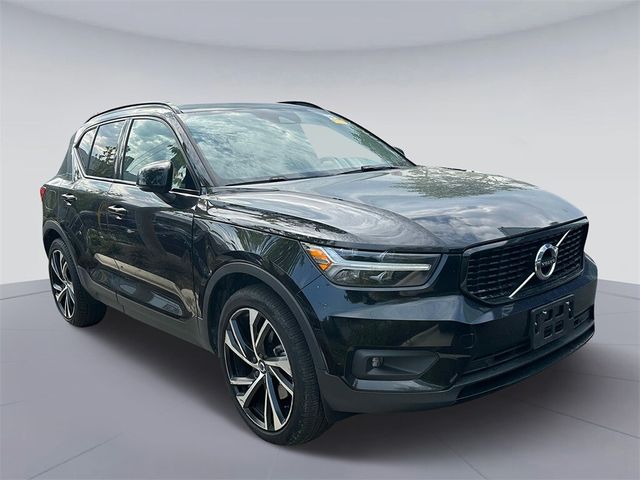 2021 Volvo XC40 R-Design