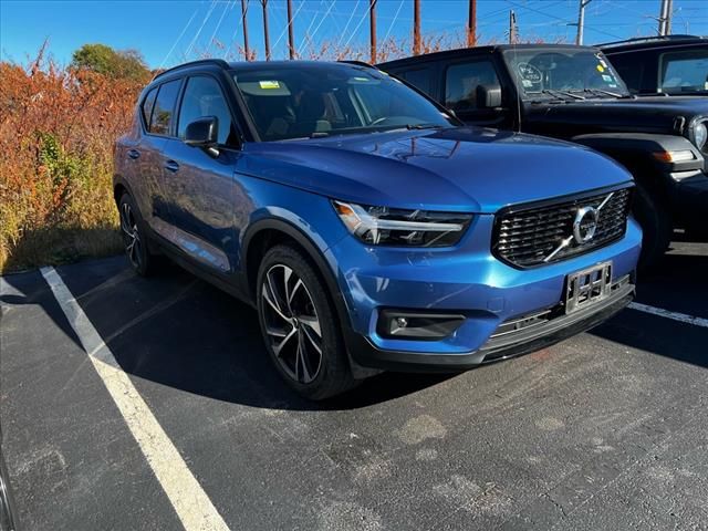 2021 Volvo XC40 R-Design