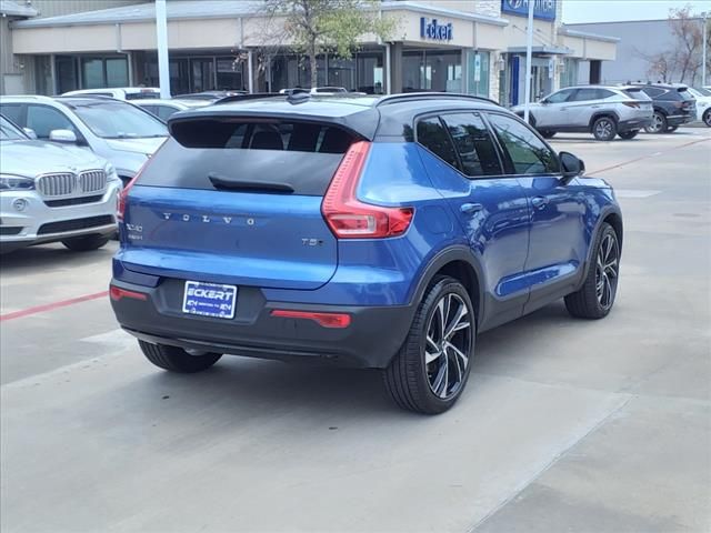 2021 Volvo XC40 R-Design