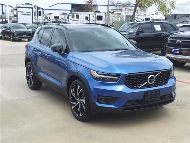 2021 Volvo XC40 R-Design