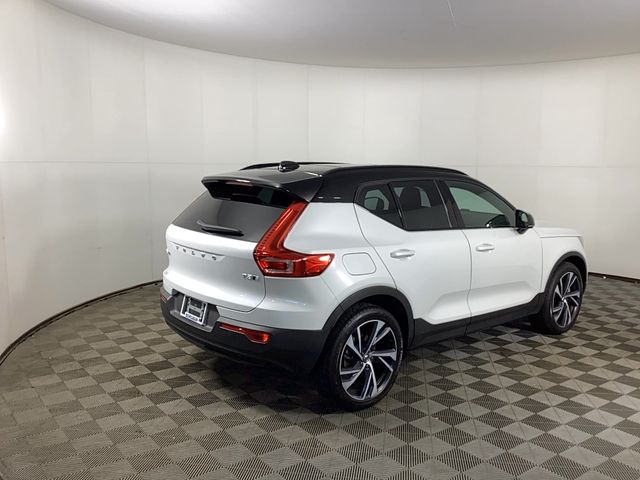 2021 Volvo XC40 R-Design