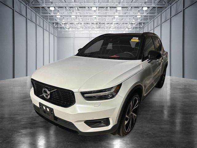 2021 Volvo XC40 R-Design