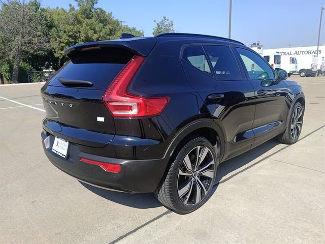 2021 Volvo XC40 Base