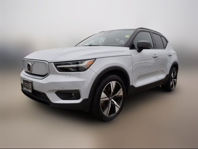 2021 Volvo XC40 Base