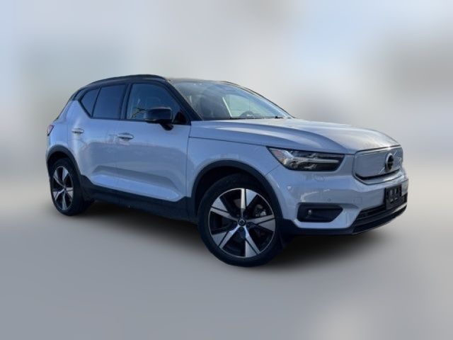 2021 Volvo XC40 Base