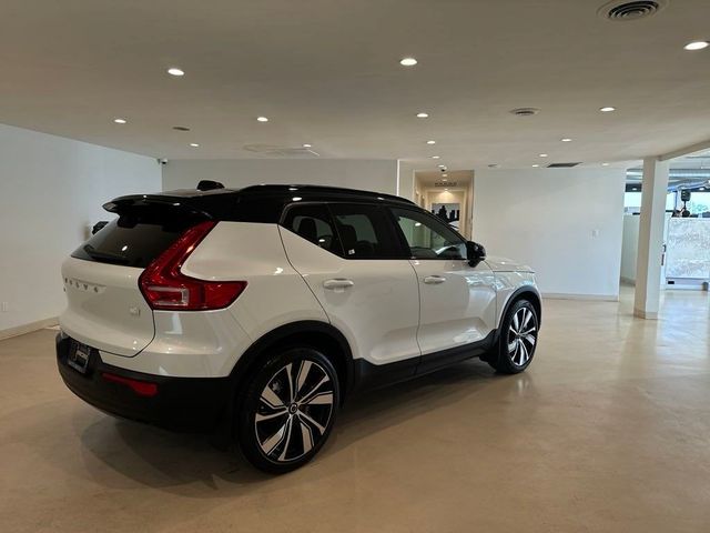 2021 Volvo XC40 Base