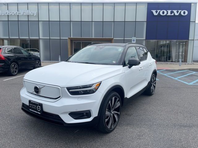 2021 Volvo XC40 Base