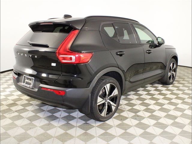 2021 Volvo XC40 Base