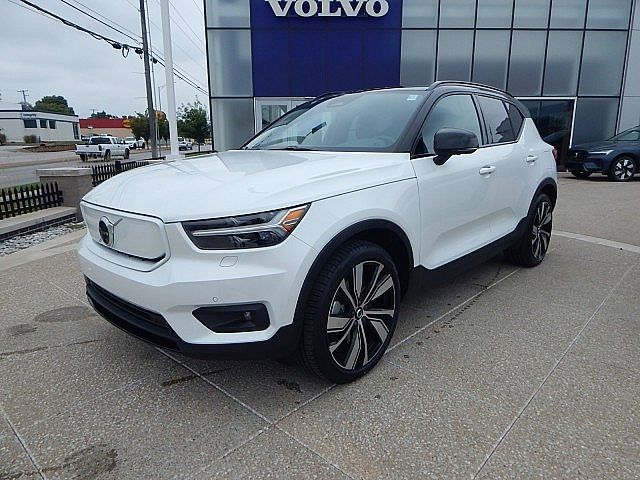 2021 Volvo XC40 Base