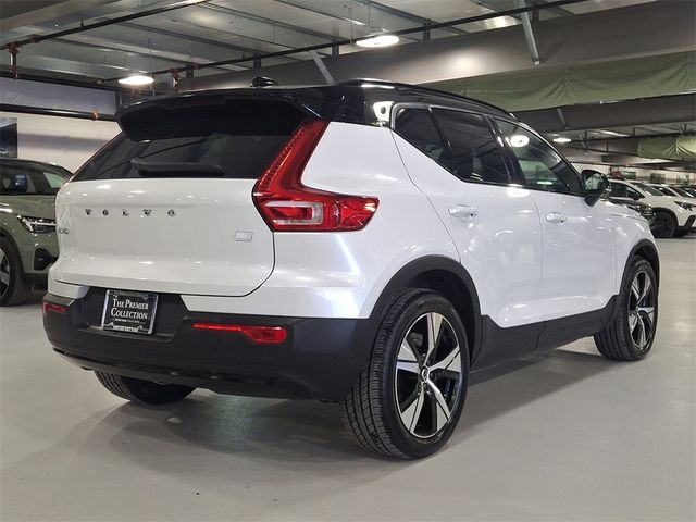 2021 Volvo XC40 Base