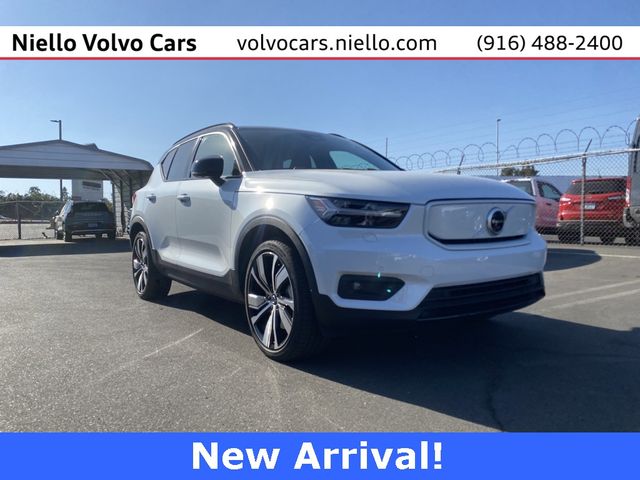 2021 Volvo XC40 Base