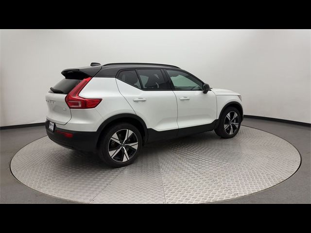 2021 Volvo XC40 Base