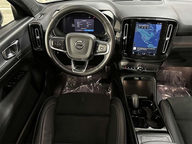 2021 Volvo XC40 Base