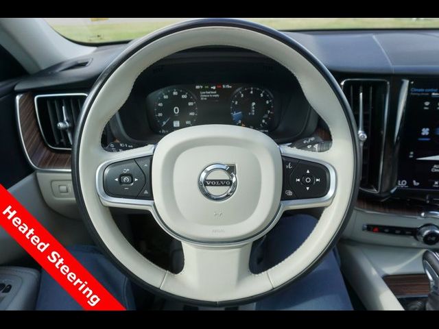 2021 Volvo XC60 Momentum