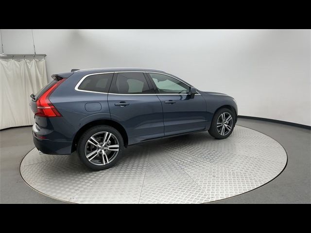 2021 Volvo XC60 Momentum