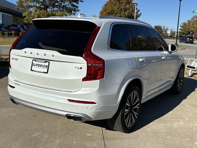 2021 Volvo XC90 Momentum