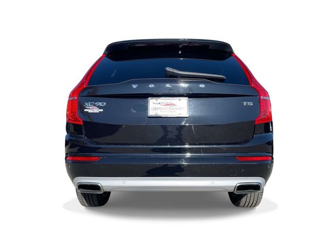 2021 Volvo XC90 Momentum