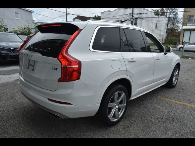 2021 Volvo XC90 Momentum