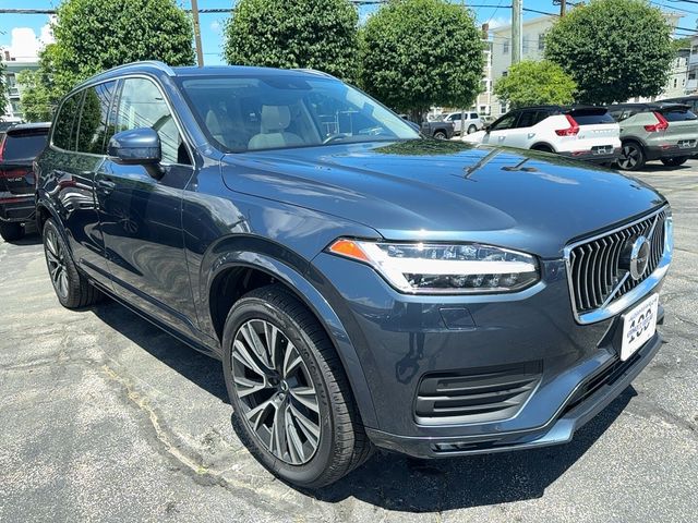 2021 Volvo XC90 Momentum