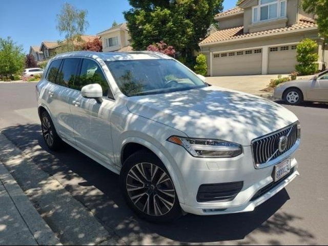 2021 Volvo XC90 Momentum