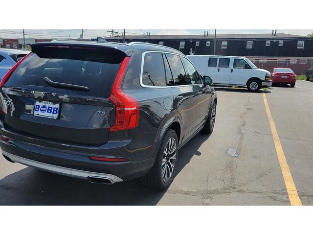 2021 Volvo XC90 Momentum