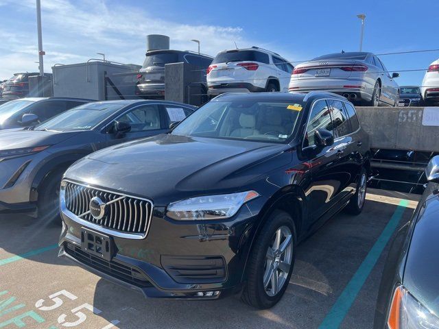 2021 Volvo XC90 Momentum