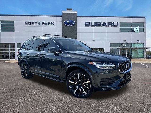 2021 Volvo XC90 Momentum