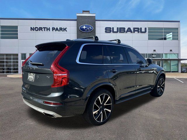 2021 Volvo XC90 Momentum