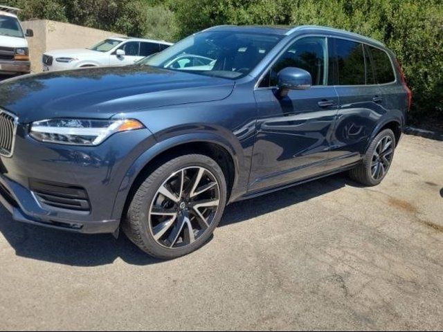 2021 Volvo XC90 Momentum