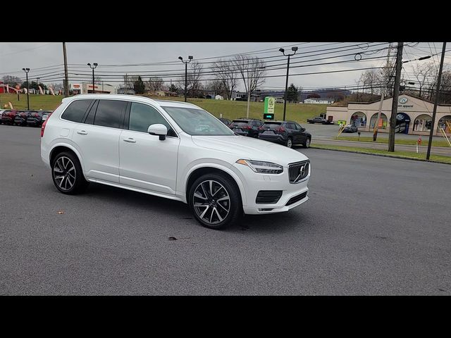 2021 Volvo XC90 Momentum