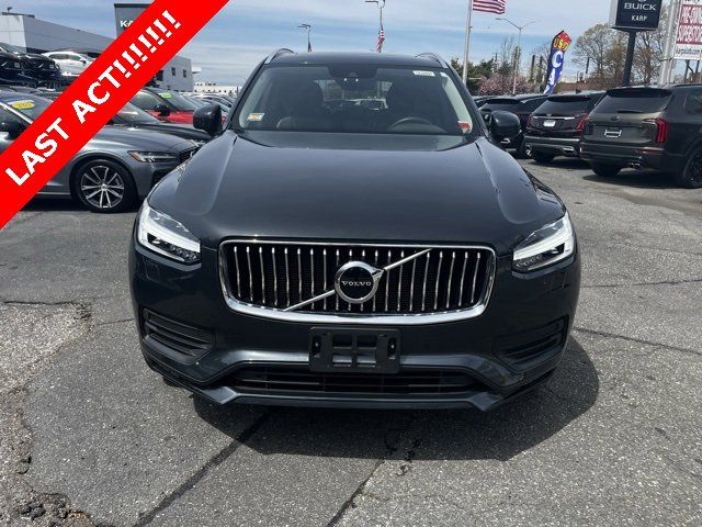 2021 Volvo XC90 Momentum