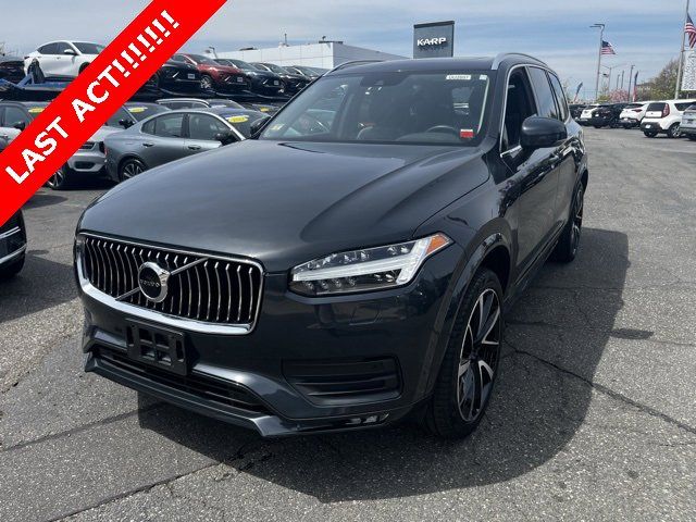 2021 Volvo XC90 Momentum