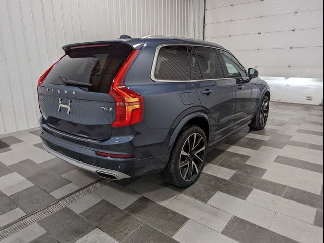 2021 Volvo XC90 Momentum