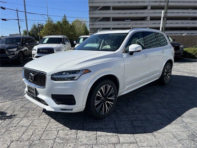 2021 Volvo XC90 Momentum