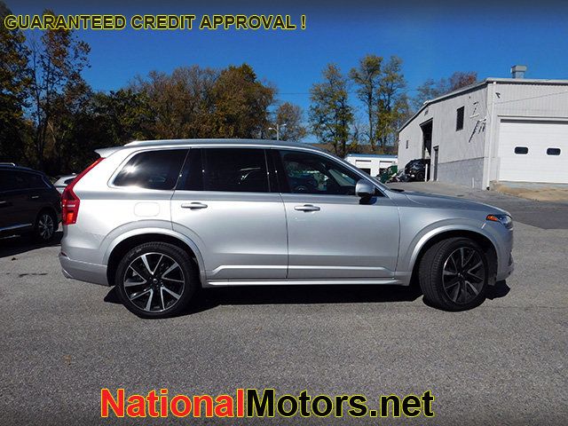 2021 Volvo XC90 Momentum