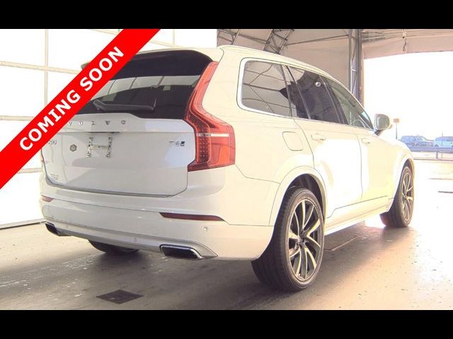 2021 Volvo XC90 Momentum