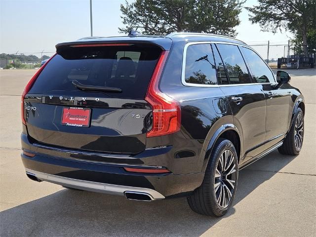 2021 Volvo XC90 Momentum