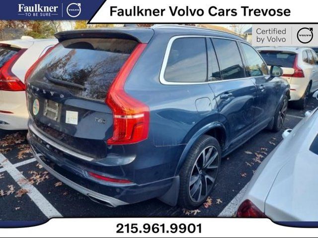 2021 Volvo XC90 Momentum