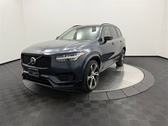 2021 Volvo XC90 R-Design